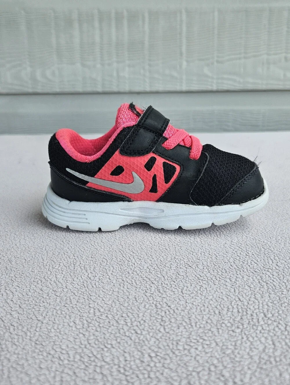 Nike Downshifter 6 Hook & Loop Sneaker Toddler SZ 6C Pink Black 685164-001